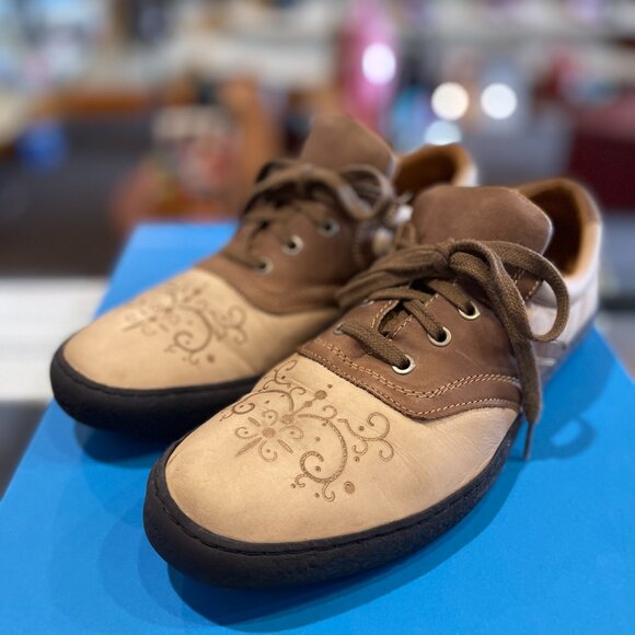 JOHN FLUEVOG FLYVOGS "GATZZ" - TAN - MENS 9 or WOMENS 11 - Picture 3 of 6